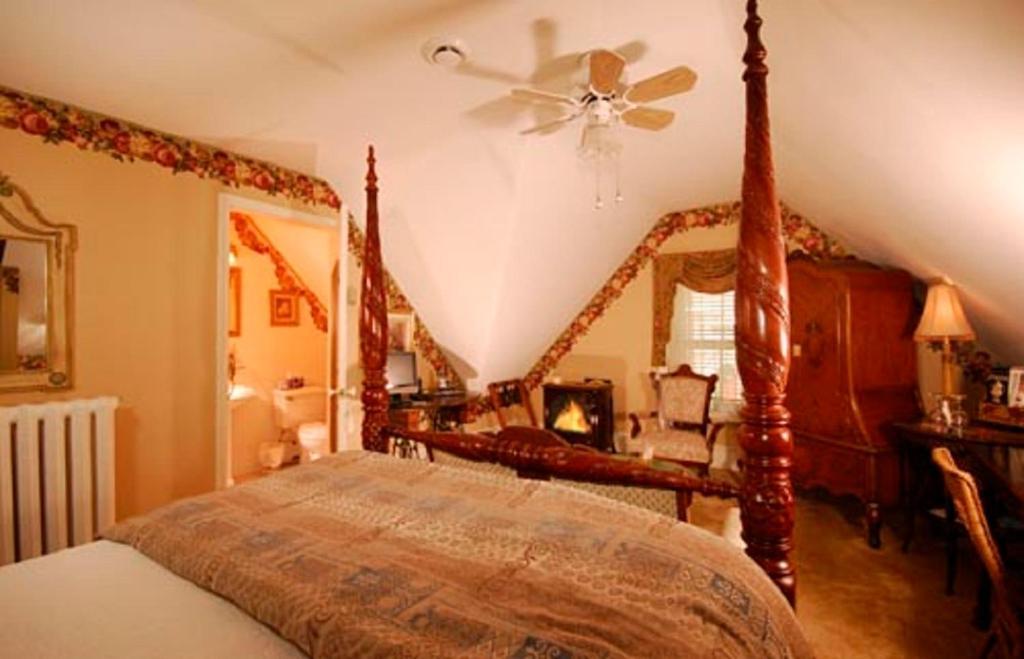 The Secret Garden Inn Kingston Habitación foto